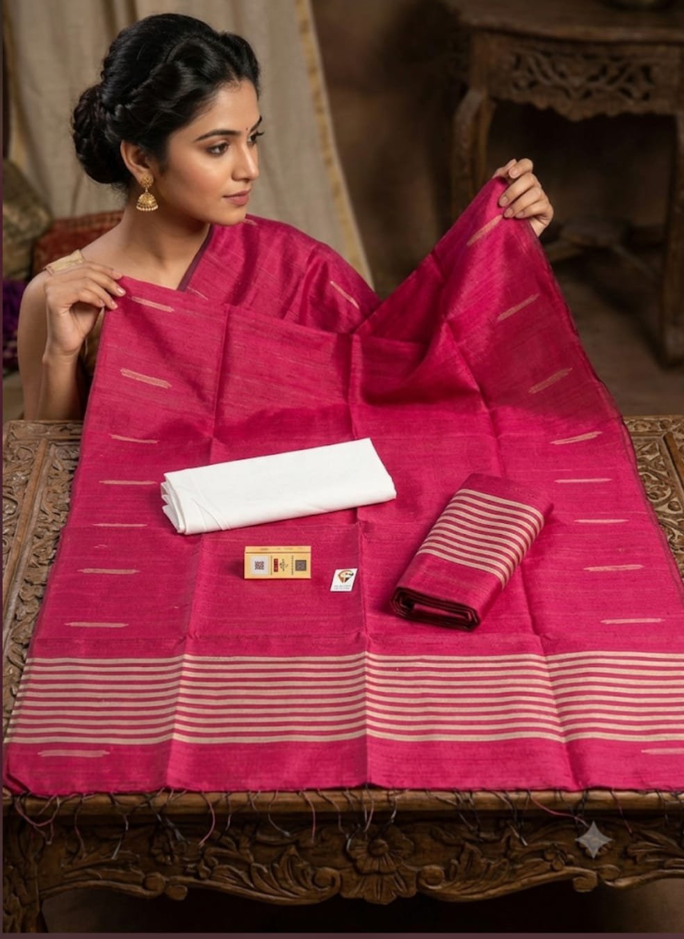 Tassar Row Silk Suite